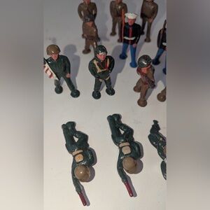 Toy Soldiers 1950s Barclays Lot of 21 WWII Metal